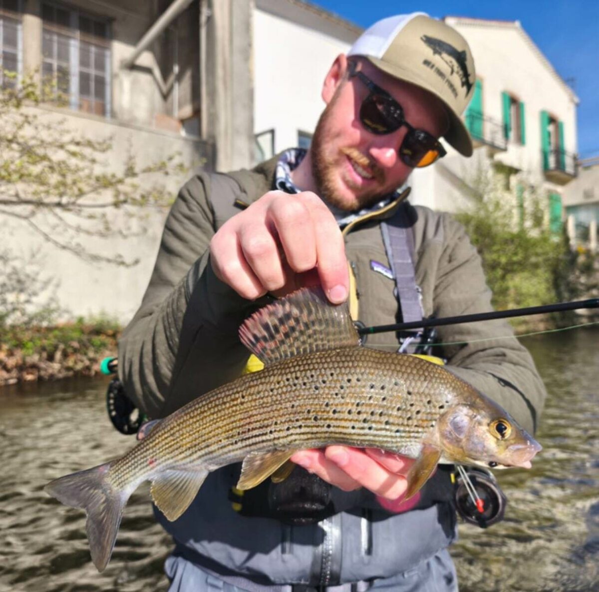 Un bel ombre capturé en nymphe au fil